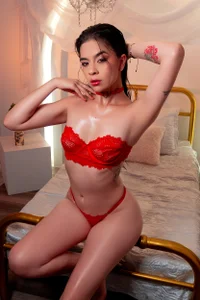 AlanaRinaldiのSensual Eleganceの 5枚の写真