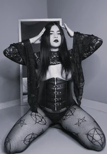 atena_hill_ Beautifull in the darkness Foto