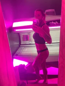 YourMilfBitch69 Public  2. fénykép