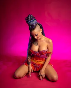 EdgesOfReality that pink dress Bilde 7