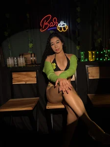 kendall_grace It's your lucky day! Happy St Patrick 🍀 Pic 5