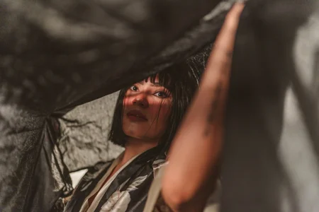 Dakotacollis kimono photoshoot Poză