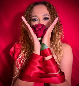 Passion Red od LunaMilfLS  7 snímek