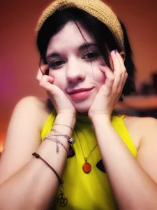 A BRIGHT SMILE WILL BRIGHTEN UP YOUR DAY 😊🤭💛 de Katya_Zaitseva  4 Imagens