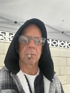 Analdaddy6118 Public Foto 3