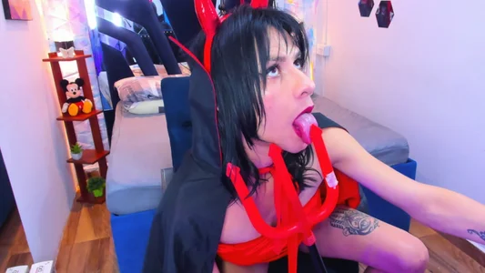 Charlotte_Landry__ Do you prefer heaven or hell with me? Pic 2