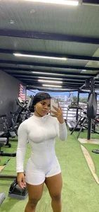 NahiaraReinaのSporty Girl 💪🏻😍の 2枚の写真