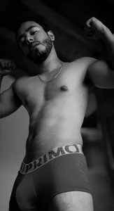 Tommhot Precum รูป  3