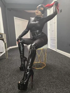 Emmelyn Fully Black Pic 3