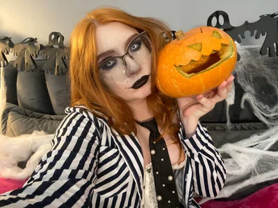 AliceAllisons 🎃 Pic 2