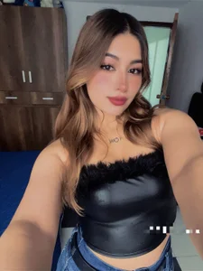 Maya_Rivers Public Foto 3