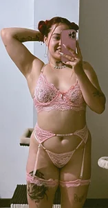 annika_taylor 💗 Pic