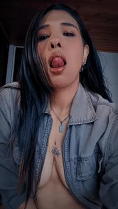 IVONNE_COLLINS33 Sweet girl 🌸🔥👑 Pic 3