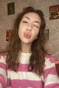 KeilaJeschon Sunflower🐱😁🙀 Pic 5