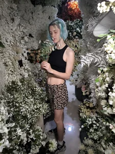 Lea_Elfie The flowers are as soft as my pussy 사진 9