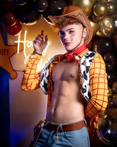 THERE'S A SNAKE IN MY BOOT de PRINCE_STEV  3 Imagens