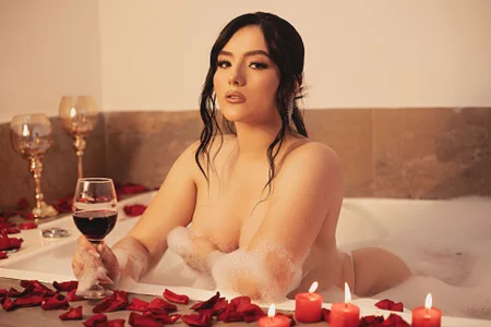 JennaOlsonX Sparkling wine or a Bubble bath 사진 5