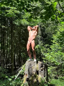 ViktorMoon Public Pic 8