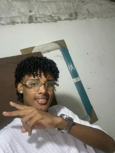 Public de Ethan-Hunter  3 Imagens