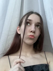 PetraHambelton Leila come out 😁🌹😮‍💨 Pic 3