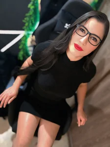 LUCY_LI About me❤️ Pic 2