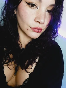 Amelia-28 Public Pic 6