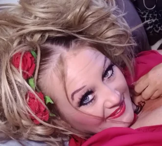 snazzyteez@xh Public Pic 2