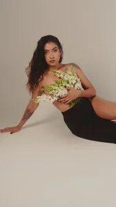 ValeriEvan Your girl with flowers 💐 Pic 2