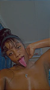 Queen-Chocolate QUEEN CHOCOLATE WHEN THE CHOCOLATE FACTORY CLOSES 🏭 🍫 💦 Fotka 2