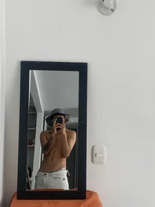 DerekMoon Public صورة واحدة|DerekMoon Public صورتان|DerekMoon Public  صور|DerekMoon Public  صورة