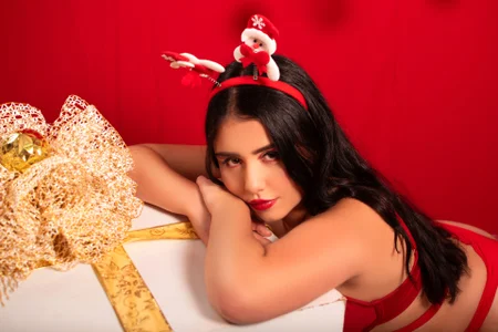 ScarlettPetrova Santa isn’t the only one coming🎄😘 Kuva 4