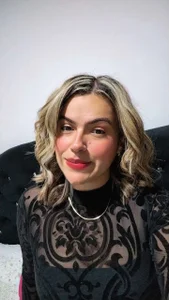 Alexandra_Torress A little about me Gambar