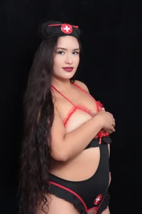 chloe_blommNaughty Nurse: Too Hot to Heal图片