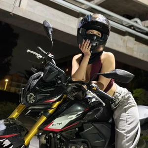 ALLY BIKER od ALLY_ROSE_EC  snímek