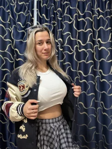 MaryBennetts Tits are like two guards at the gates of sin Foto 5