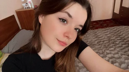 nika-still Public Pic