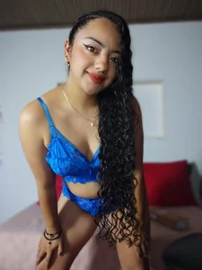 emiily_curly Emi Foto 4