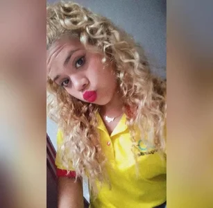 samy_19_ Public Pic 3