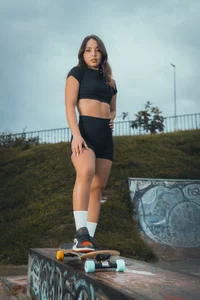 AnnieHallX kullanıcısının Glide on skates albümü -  2 fotoğraf