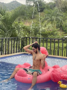 bobsexy08 kullanıcısının Willy albümü -  5 fotoğraf