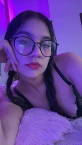 Emmiicute your pretty eyes Pic 3