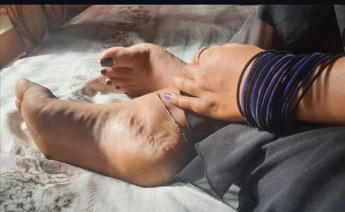 ItsMiraDesire Public Pic