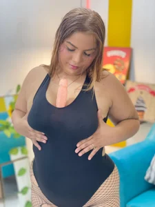 mariana_blondee Public Pic 4