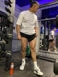 Gym 💪 od DantePierroo  6 snímek