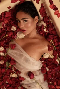 Kleverly_Manson1 ❤ Hình 2