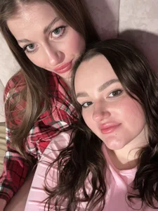 FloraLeilaXXXX Public รูป  5