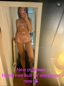 Hi ;) de petitehotwife4u  2 Imagens