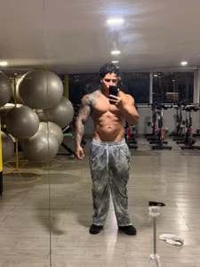 mucho mas de MAXIMO_SR  3 Imagens