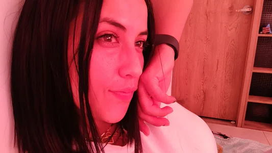 Lena-32- Yop - {count, plural, one {תמונה אחת} two {שתי תמונות} many {# תמונות} other {# תמונות}}