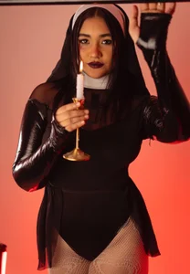 noa_moon trick or treat? 🎃 Pic 2